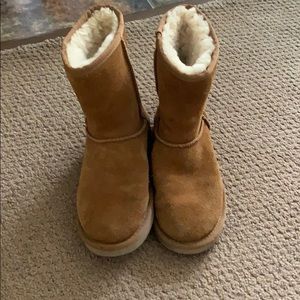 Ugg Short Boot